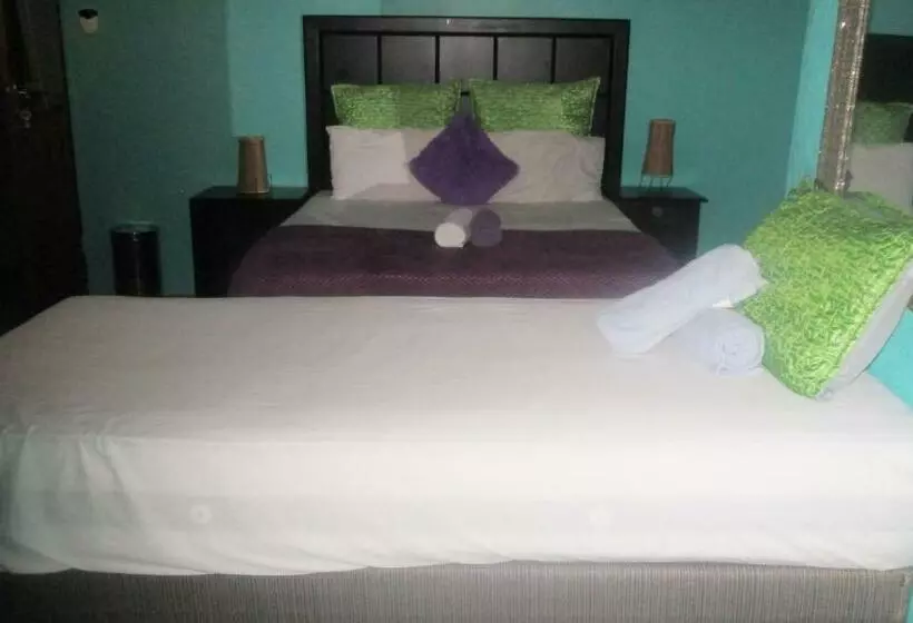 پانسیون Waterberyy Guest Lodge