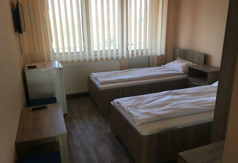 هاستل Cazare Hofmann