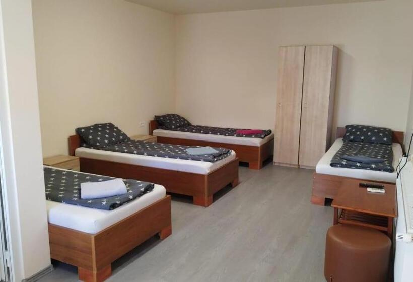 هاستل Cazare Hofmann