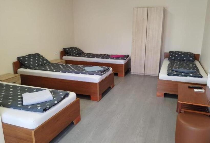 هاستل Cazare Hofmann