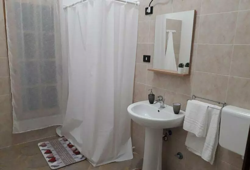 Aamiaismajoitus (B&B) Short Lets Radici Di Puglia