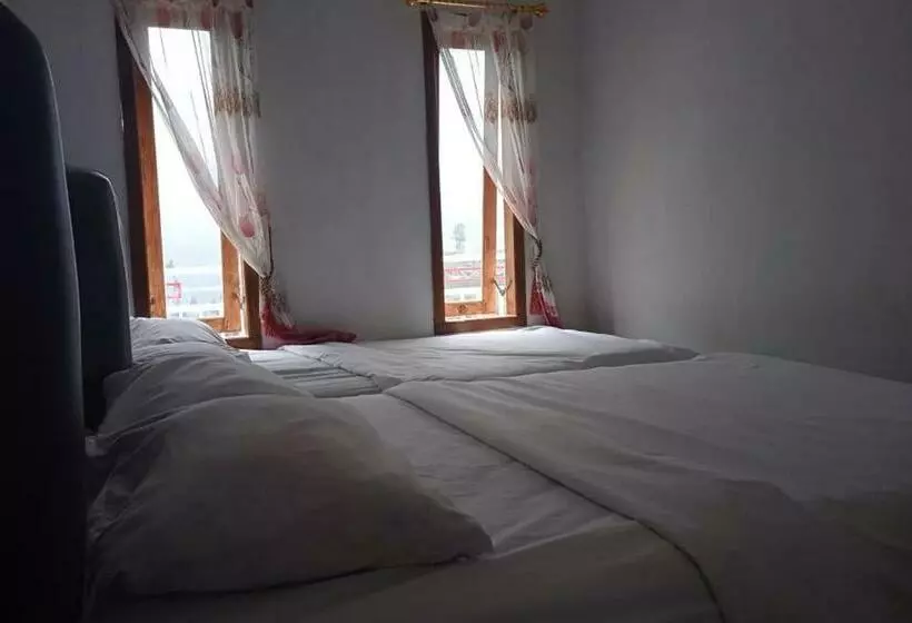 ホテル Yeski Homestay At Desa Wisata Bromo Mitra Reddoorz