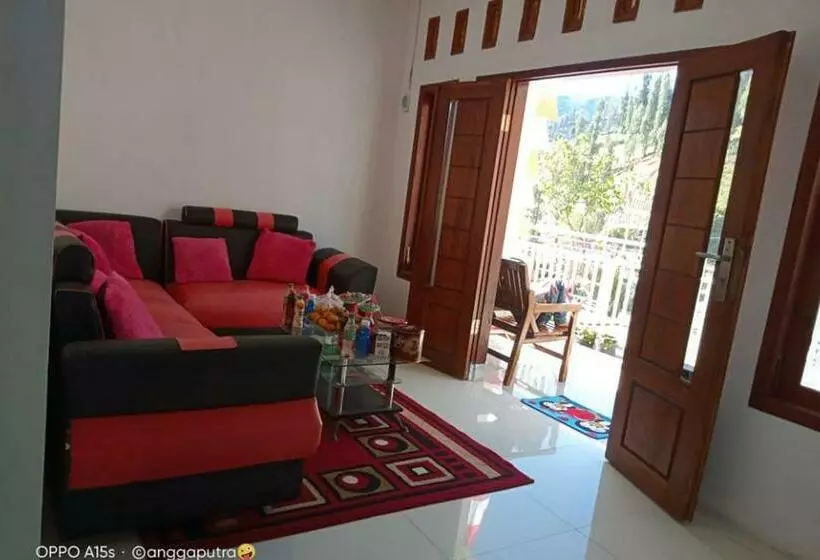 ホテル Yeski Homestay At Desa Wisata Bromo Mitra Reddoorz
