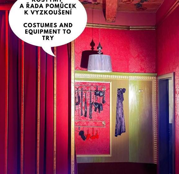 هتل Oroom St Petersburg Role Play For Couples In Brno