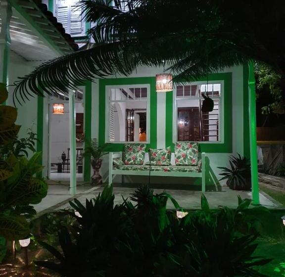 پانسیون Pousada Alumiar