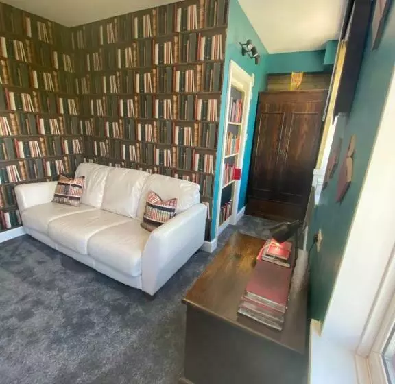 ユースホステル The Library Style Room