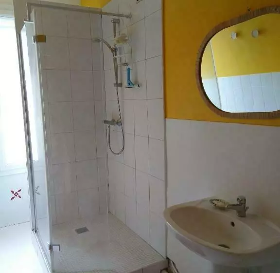 Aamiaismajoitus (B&B) Entre Meuse Et Forêt