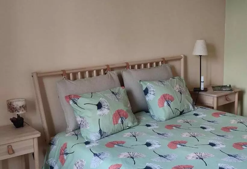 Aamiaismajoitus (B&B) Entre Meuse Et Forêt