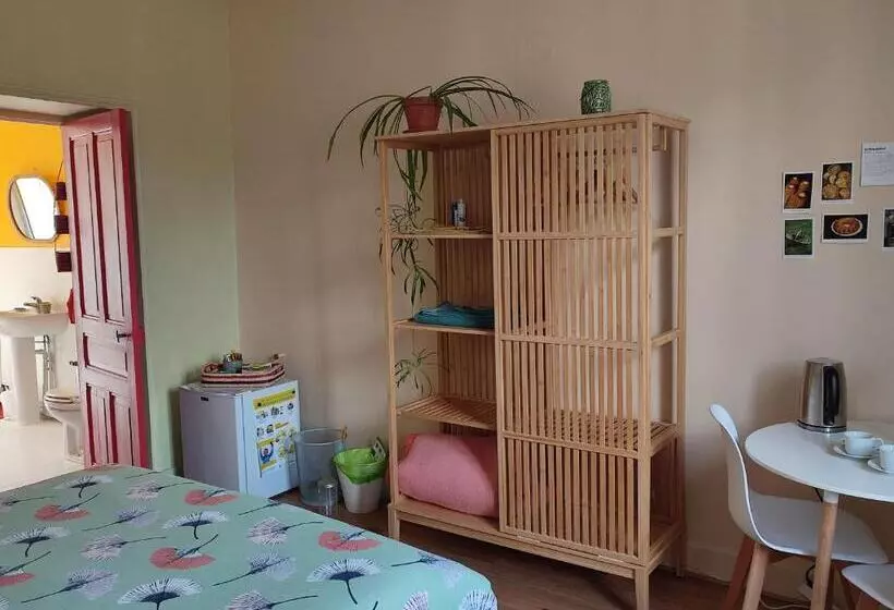 Aamiaismajoitus (B&B) Entre Meuse Et Forêt