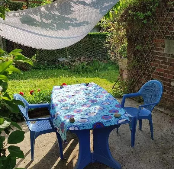 Aamiaismajoitus (B&B) Entre Meuse Et Forêt