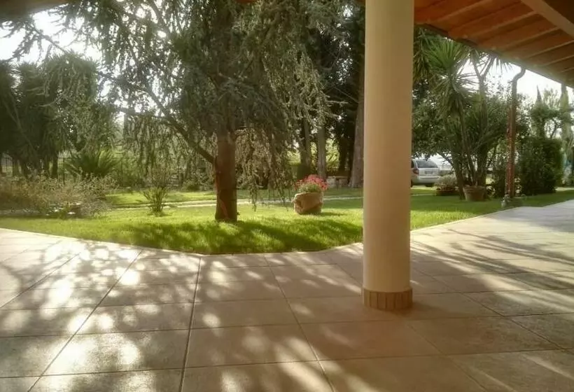 Aamiaismajoitus (B&B) Villa Lucilla