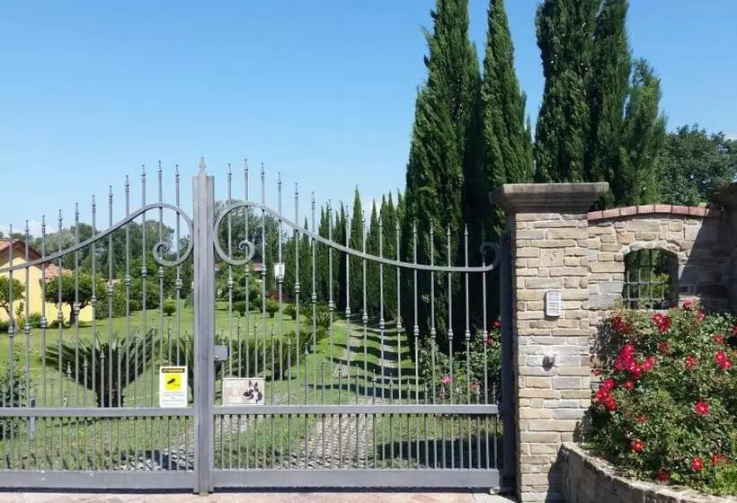 Aamiaismajoitus (B&B) Villa Lucilla