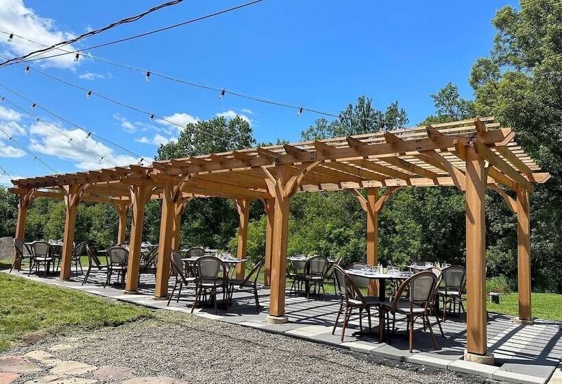 בית מלון כפרי The Alander