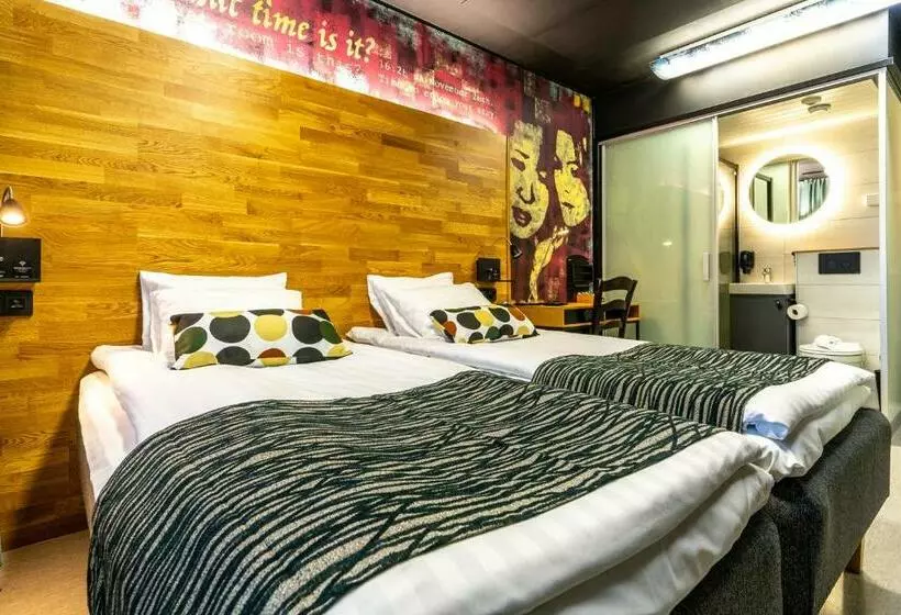 Retkeilymaja Time Rooms Sairaala Novan Vieressä