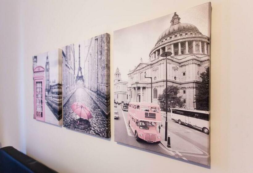 הוסטל Upper Manhattan Bedrooms