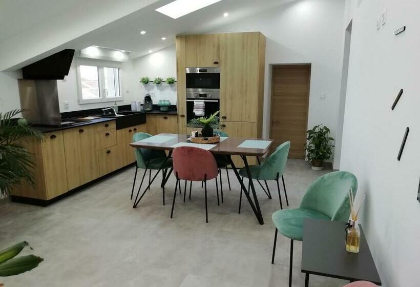 تختخواب و صبحانه Les Chambres Du Saunier