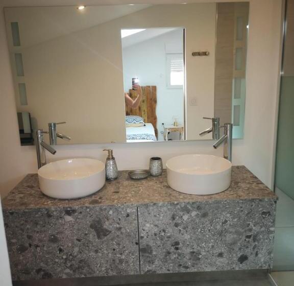 تختخواب و صبحانه Les Chambres Du Saunier