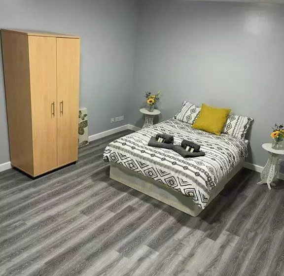 Grays Accommodation B&b