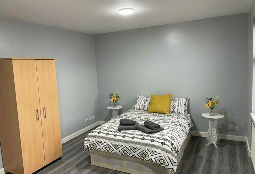 Grays Accommodation B&b