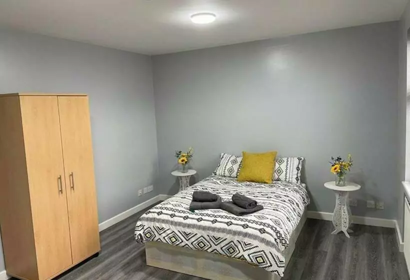 Grays Accommodation B&b