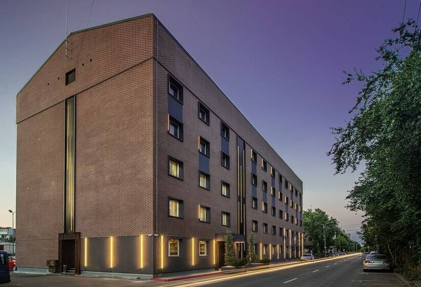 هتل Campeador Inn