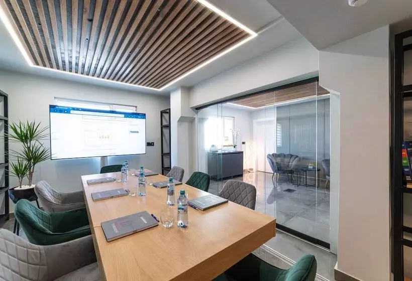 Hotelli Campeador Inn