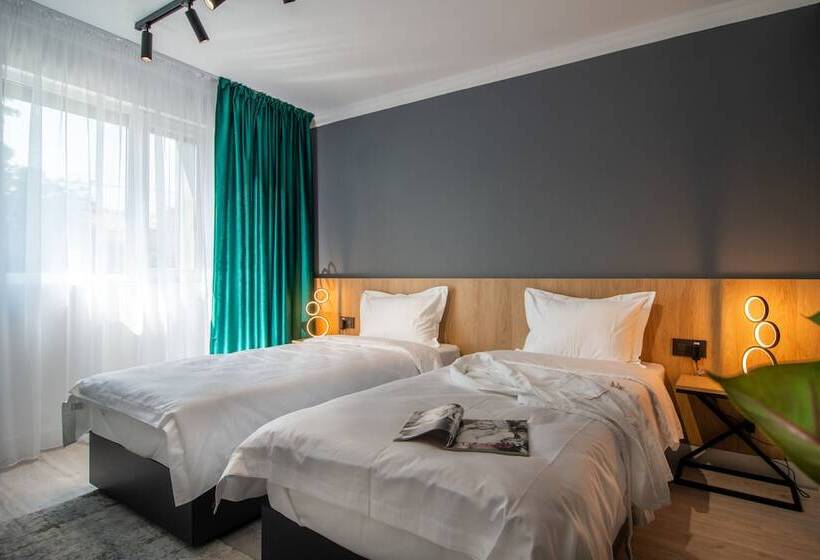 هتل Campeador Inn