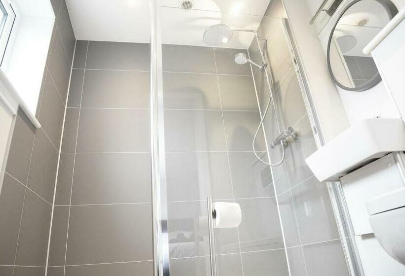 펜션 Treaslane Bridge House