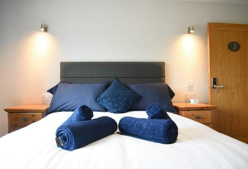 펜션 Treaslane Bridge House