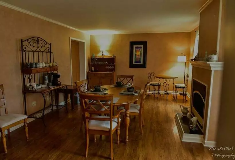 The Yellow Rose Of Talbot Bed And Breakfast