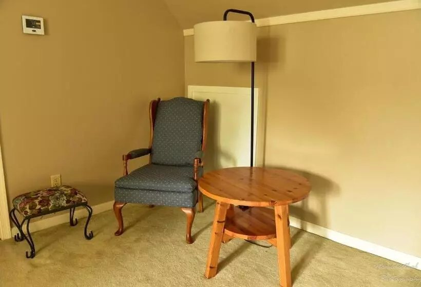 The Yellow Rose Of Talbot Bed And Breakfast