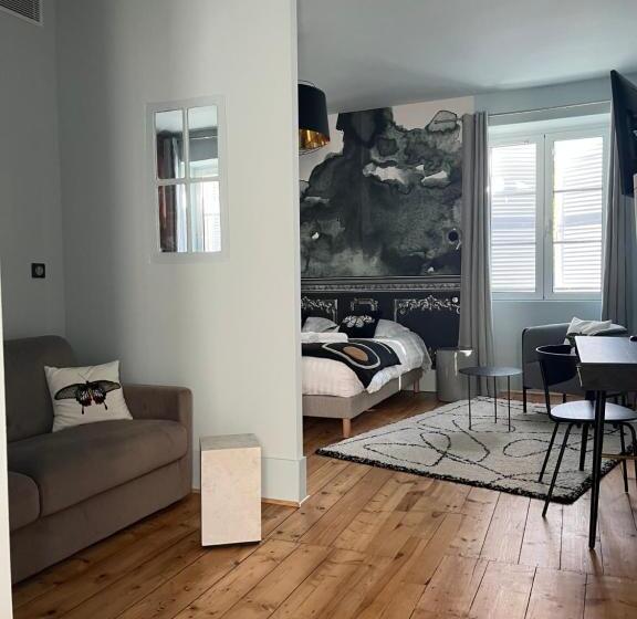 مبيت وإفطار Domaine Clairfontaine Noyarey Suites Junior