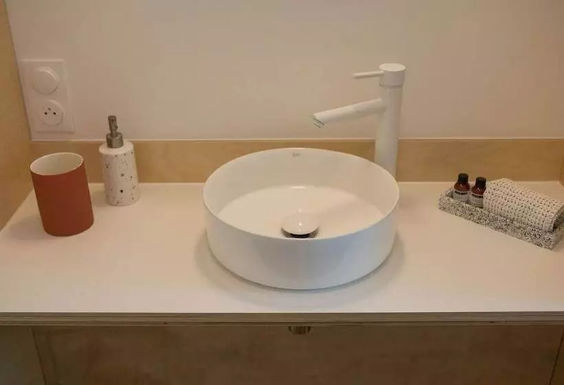 ベッドアンドブレックファースト Salty Woods Lodge