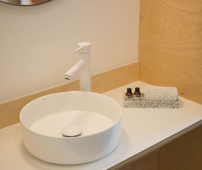 ベッドアンドブレックファースト Salty Woods Lodge