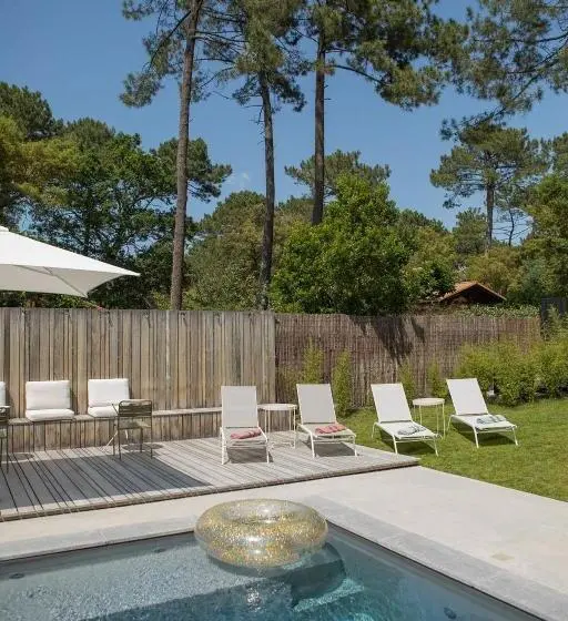 تختخواب و صبحانه Salty Woods Lodge, Chambre D Hôtes