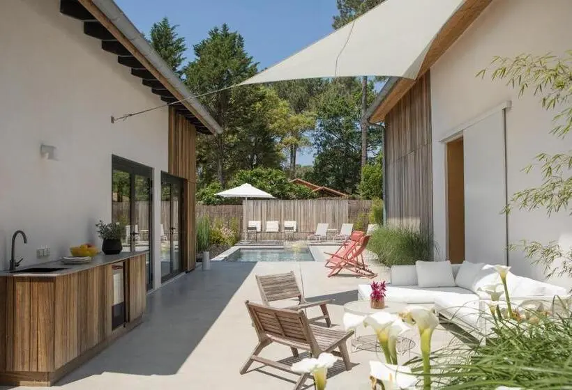 تختخواب و صبحانه Salty Woods Lodge, Chambre D Hôtes