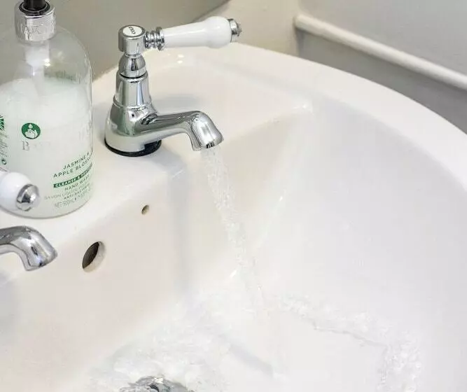 Pensió Cades Accommodation