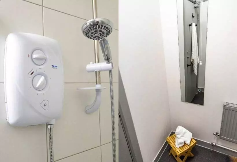 Pensió Cades Accommodation