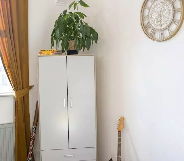 Pensió Cades Accommodation