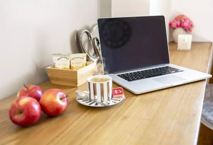 Pensió Cades Accommodation