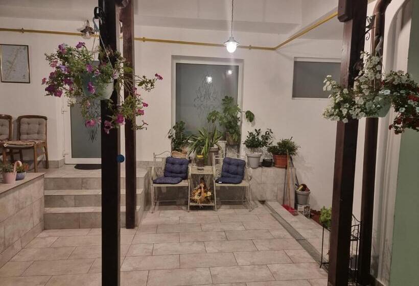 펜션 Casa Musceleana