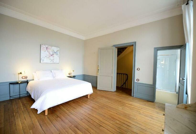 پانسیون Le Twelve