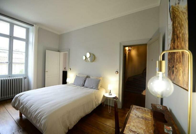 پانسیون Le Twelve