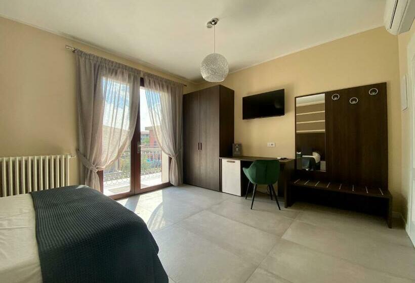 פנסיון Villa Elena