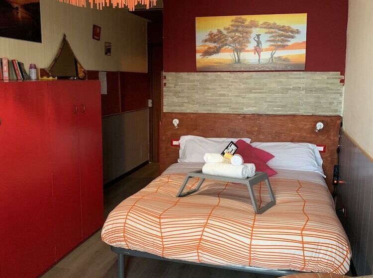 הוסטל Private Room Stanza Privata With Private Bathroom   Shared Kitchen And Beautiful Terrace On Taormina