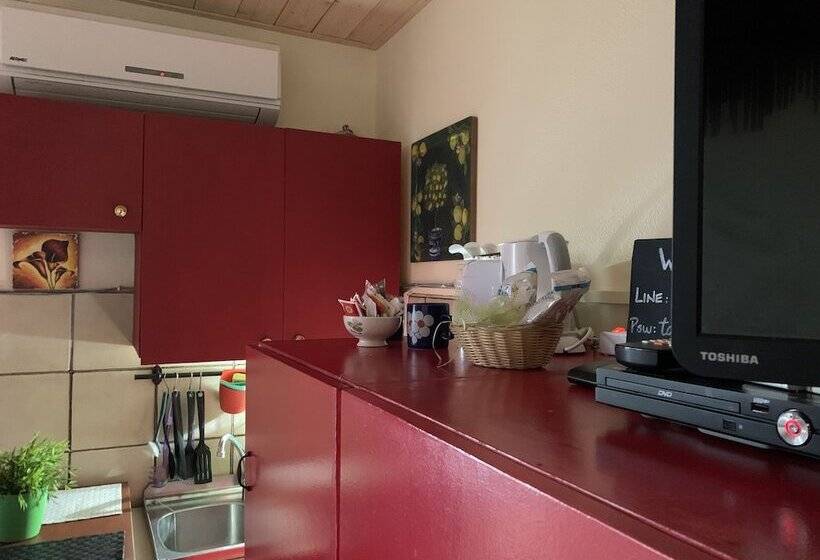 הוסטל Private Room Stanza Privata With Private Bathroom   Shared Kitchen And Beautiful Terrace On Taormina