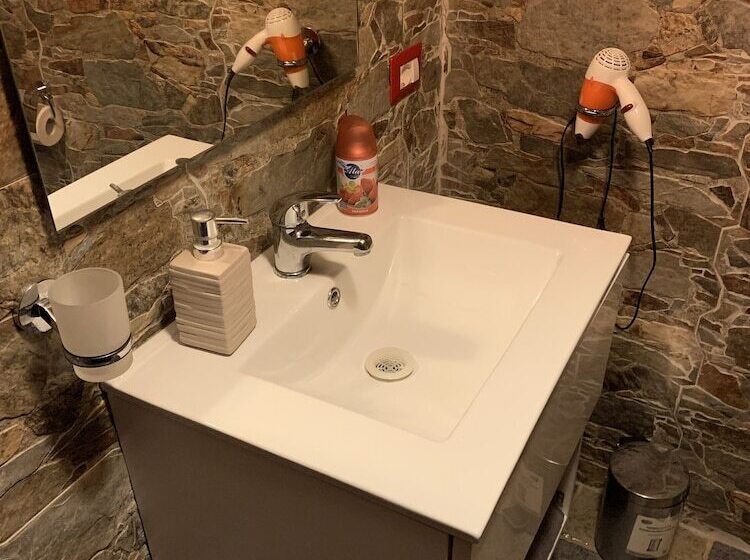הוסטל Private Room Stanza Privata With Private Bathroom   Shared Kitchen And Beautiful Terrace On Taormina