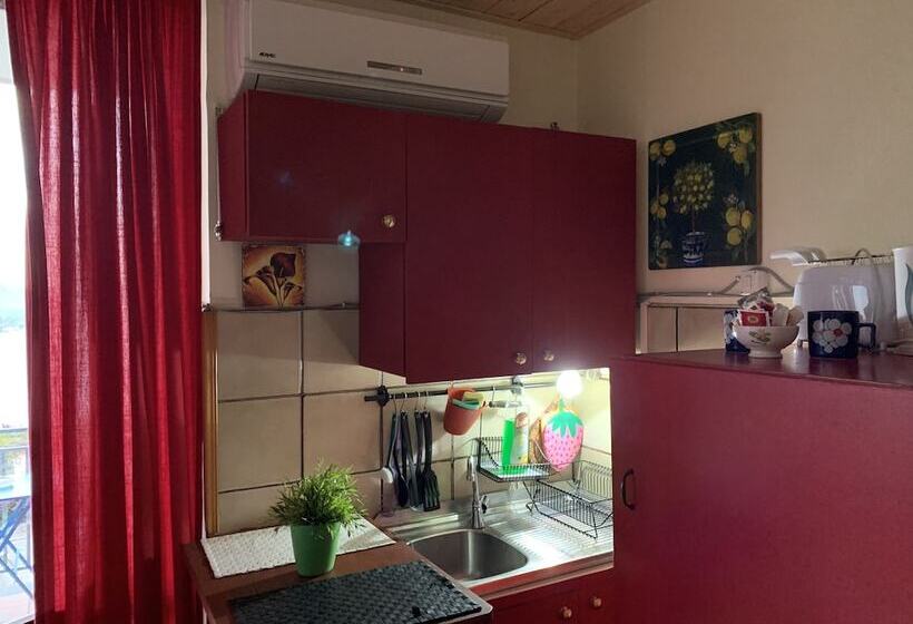 הוסטל Private Room Stanza Privata With Private Bathroom   Shared Kitchen And Beautiful Terrace On Taormina