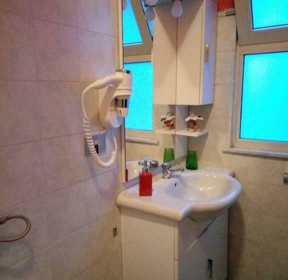 הוסטל Private Room Stanza Privata With Private Bathroom   Shared Kitchen And Beautiful Terrace On Taormina