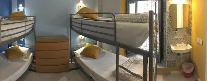 הוסטל Hostal Baobab